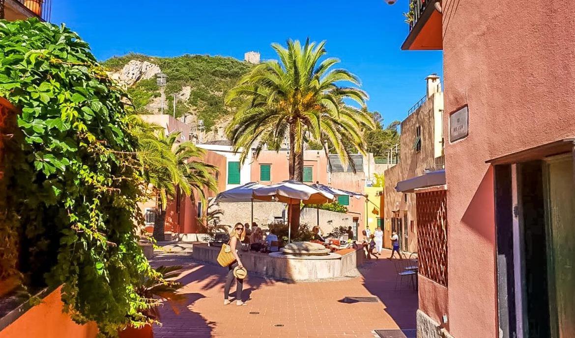 Casa Saracena Fronte Mare Villa Varigotti Bagian luar foto